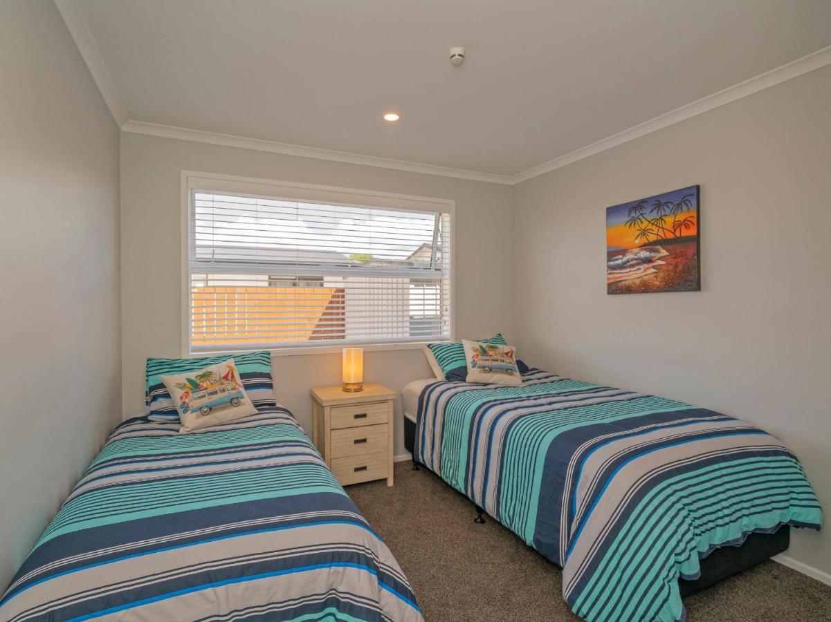 Modern Beach Pad - Whitianga Holiday Home Exterior photo